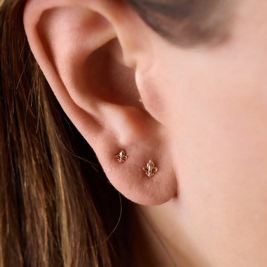 Fleur-de-lis earring in 14k Yellow Gold--Small