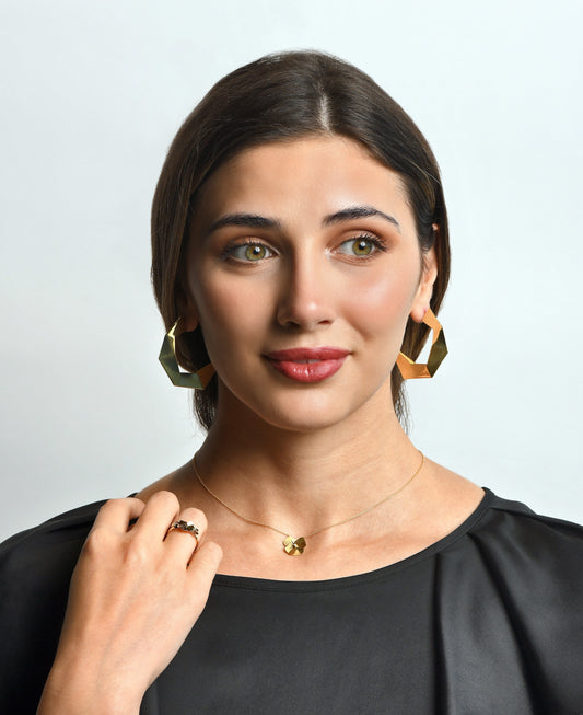 Diamond Poppy Necklace with adjustable chain in 18k Yellow Gold