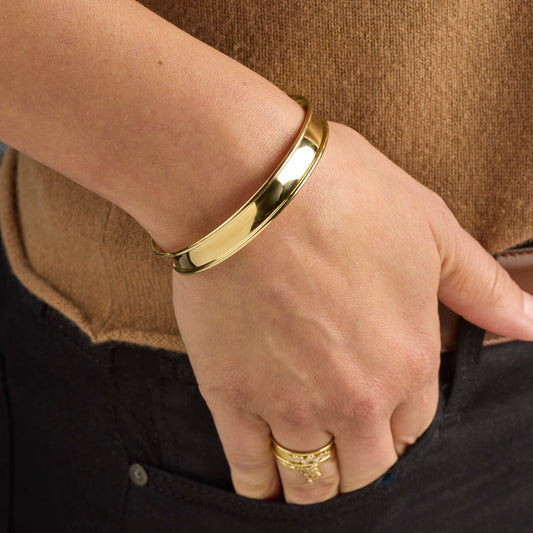 Wide Bangle Bracelet in 18k Yellow Gold