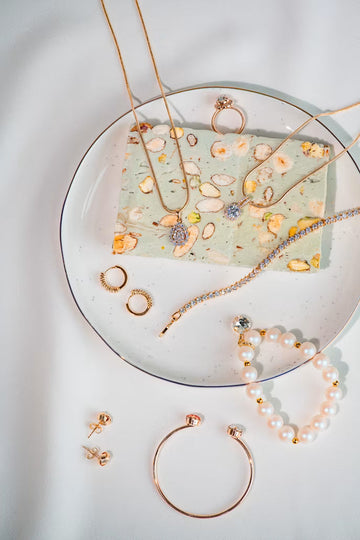 Anniversary Gifts by Year: A Complete Guide from 1 to 100