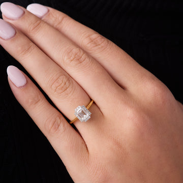 2.5ct Cushion Cut Sapphire, 18k Yellow Gold