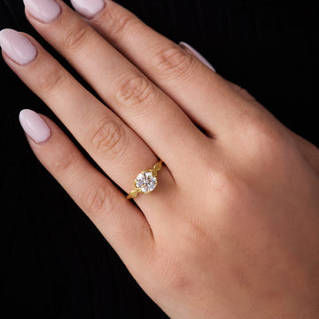 2.5ct Cushion Cut Sapphire, 18k Yellow Gold