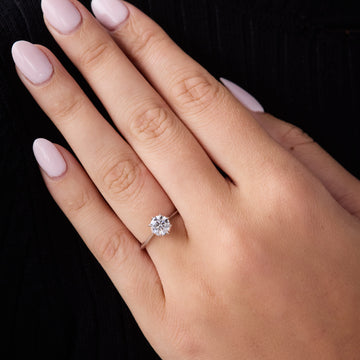 3.2ct Round Cut Diamond, 18k Yellow Gold