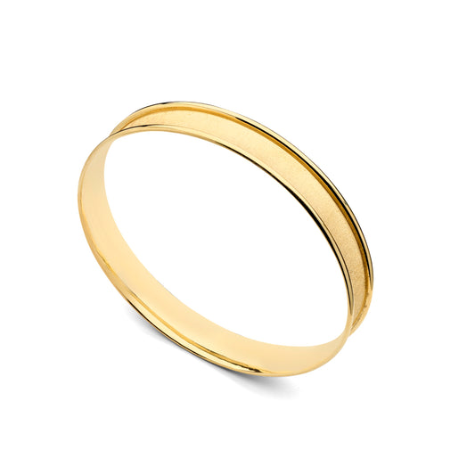 Wide Bangle Bracelet in 18k Yellow Gold with Florentine Finish