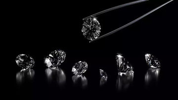 The Lab-Grown Diamond Earring Collection